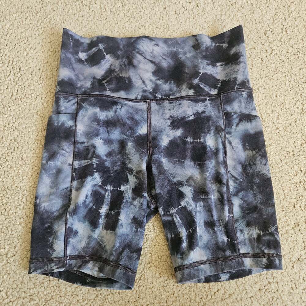 Athleta Salutations Stash Pocket 7" XS